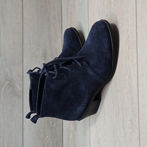 Vionic Women Andi Suede Ankle Heels Boots Lace Up shoes sz 6 - Picture 1 of 13